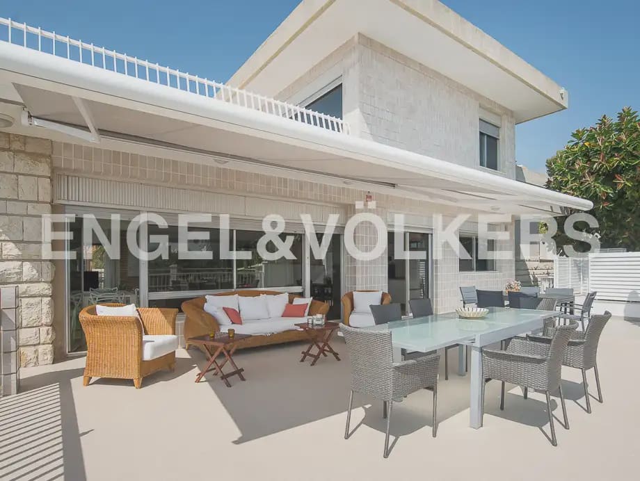 6 makuuhuone Huvila vuokrattavana paikassa Benicassim mukana uima-altaan 
autotalli - 5 500 € (Ref: 10033285)