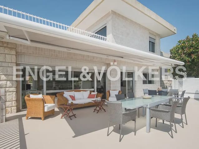 6 makuuhuone Huvila vuokrattavana paikassa Benicàssim mukana uima-altaan 
autotalli - 5 500 € (Ref: 10033285)