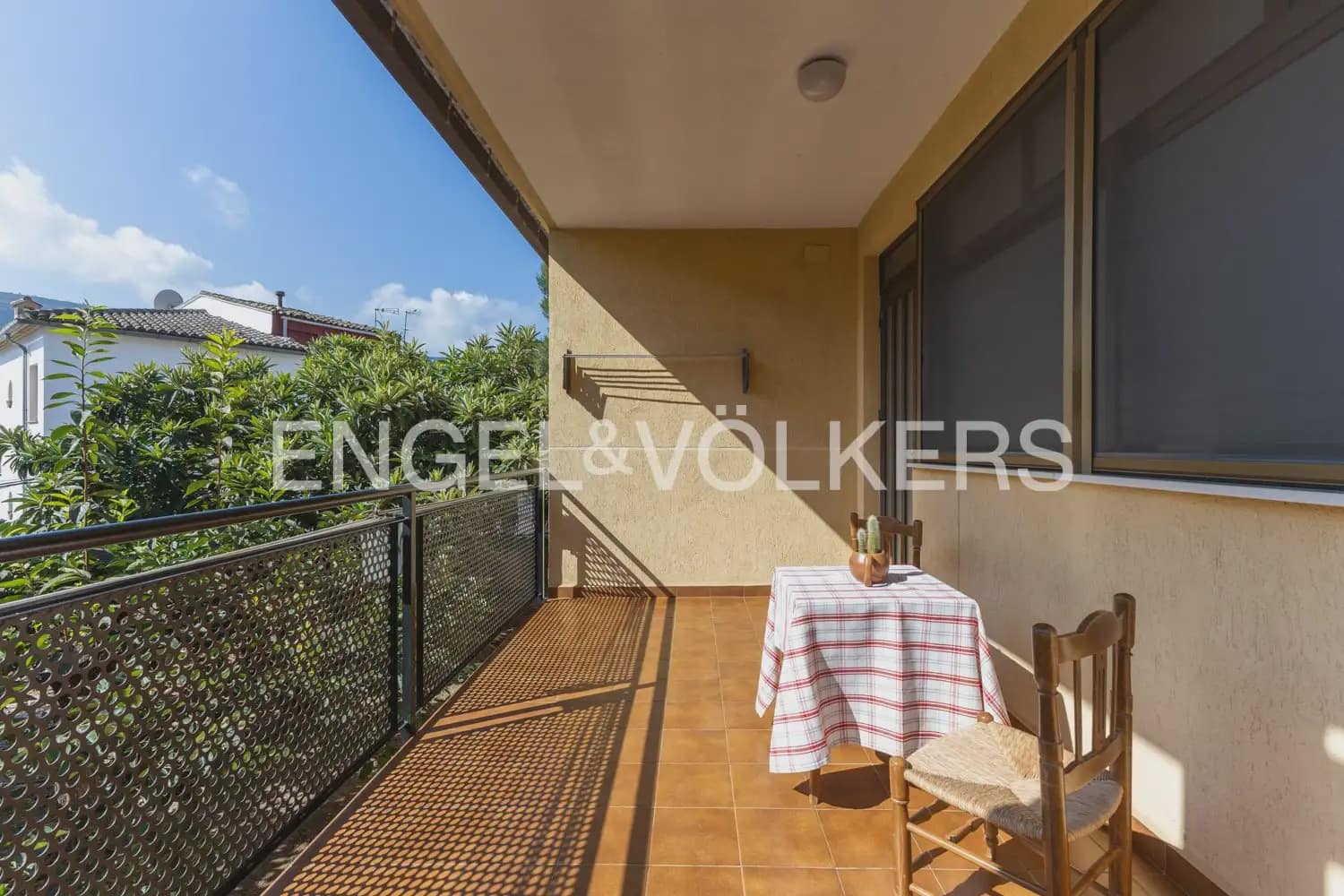 5 bedroom Townhouse for sale in Montichelvo with pool garage - € 650,000 (Ref: 10034199)