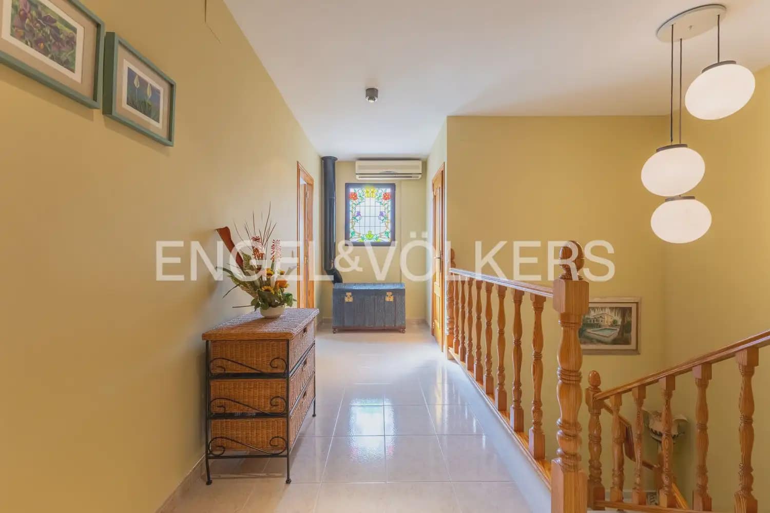 5 bedroom Townhouse for sale in Montichelvo with pool garage - € 650,000 (Ref: 10034199)