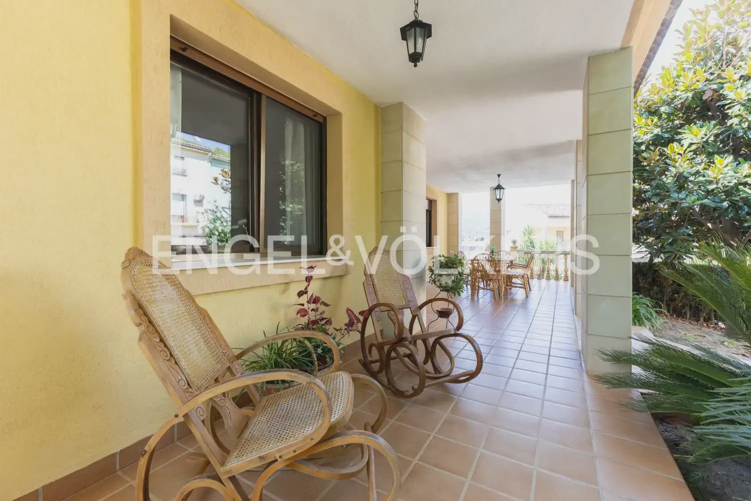 5 bedroom Townhouse for sale in Montichelvo with pool garage - € 650,000 (Ref: 10034199)