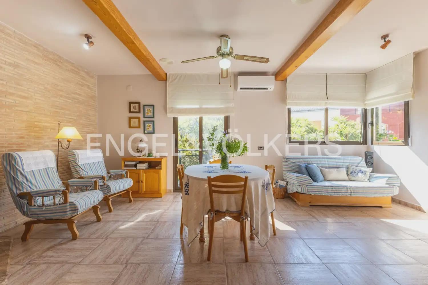 5 bedroom Townhouse for sale in Montichelvo with pool garage - € 650,000 (Ref: 10034199)