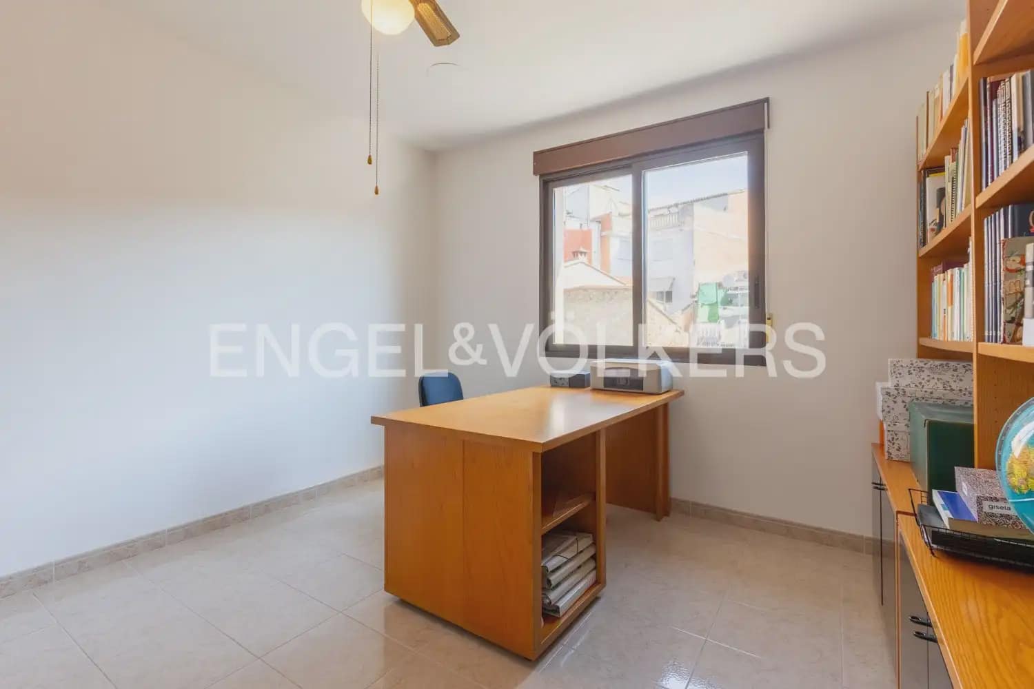 5 bedroom Townhouse for sale in Montichelvo with pool garage - € 650,000 (Ref: 10034199)