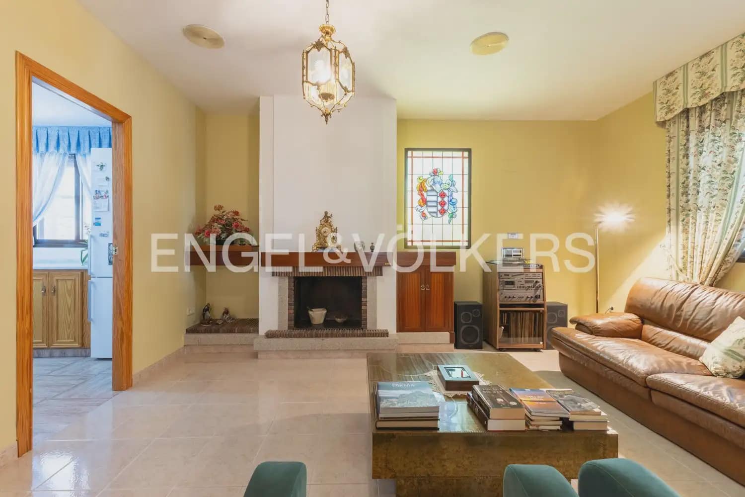 5 bedroom Townhouse for sale in Montichelvo with pool garage - € 650,000 (Ref: 10034199)