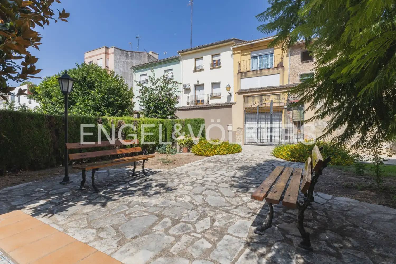 5 bedroom Townhouse for sale in Montichelvo with pool garage - € 650,000 (Ref: 10034199)