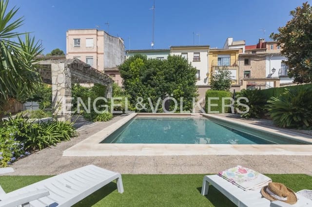 5 bedroom Townhouse for sale in Montichelvo with pool garage - € 650,000 (Ref: 10034199)