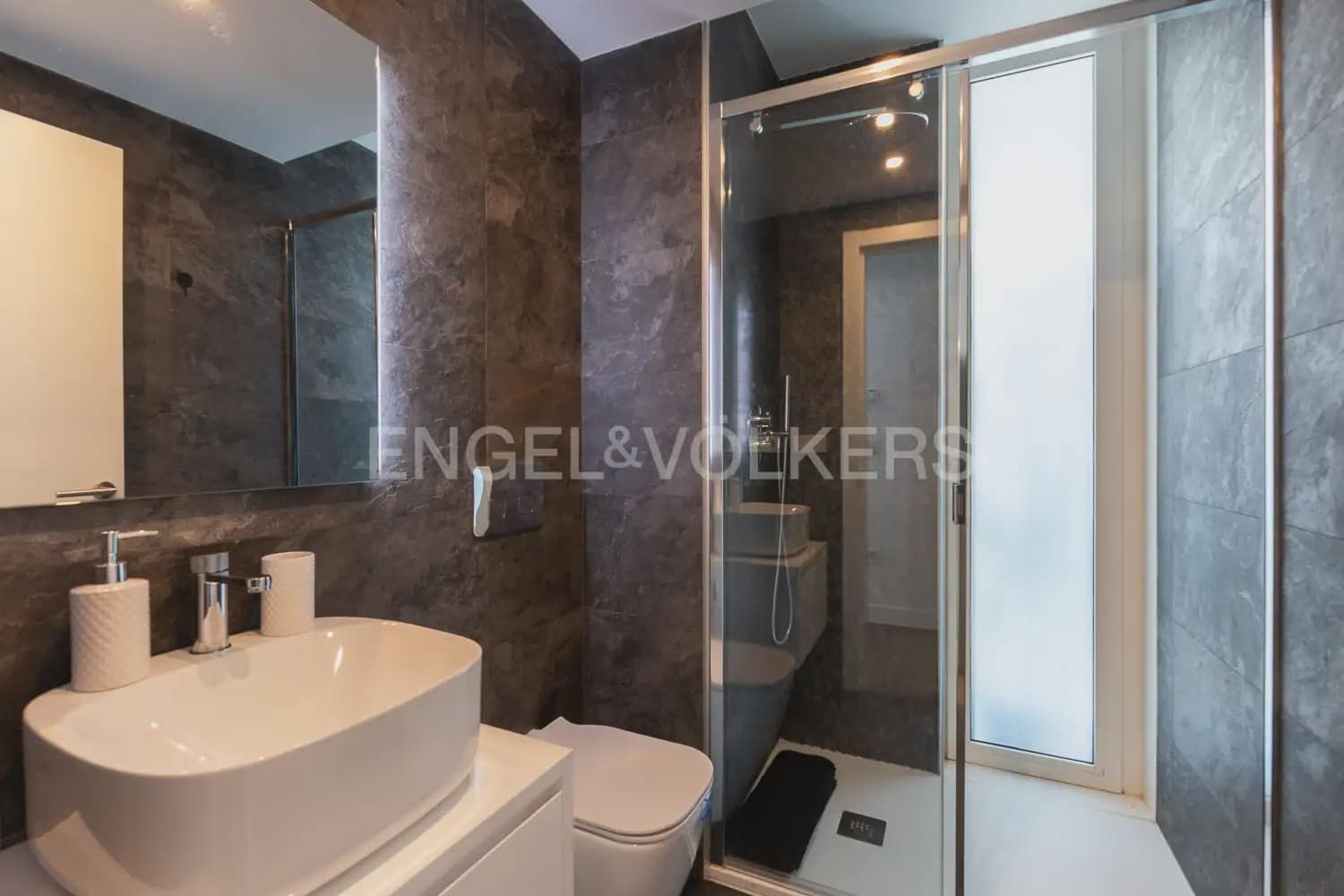 2 soveværelse Lejlighed til leje i Valencia by med swimmingpool garage - € 2.500 (Ref: 10034262)