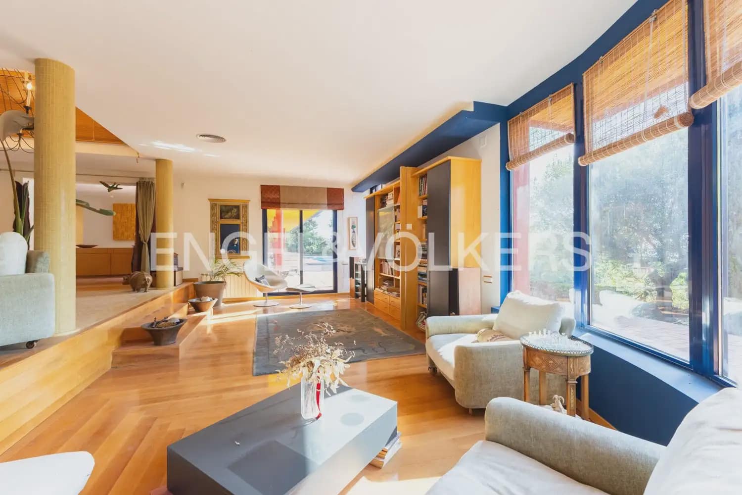 10 chambre Entreprise à vendre à Gilet avec piscine - 1 750 000 € (Ref: 10034372)