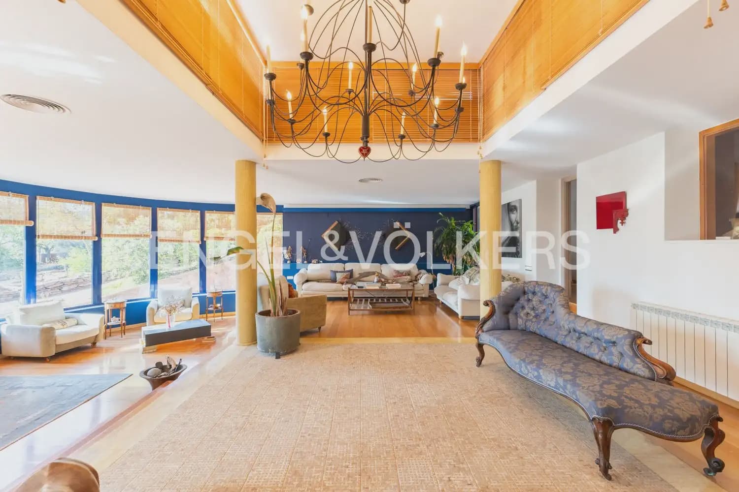 10 chambre Entreprise à vendre à Gilet avec piscine - 1 750 000 € (Ref: 10034372)