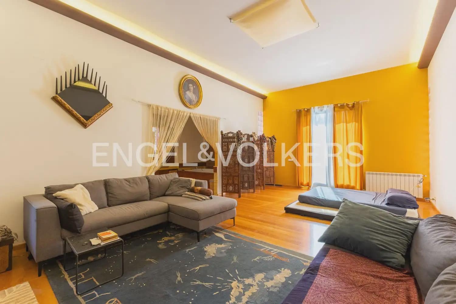 10 chambre Entreprise à vendre à Gilet avec piscine - 1 750 000 € (Ref: 10034372)