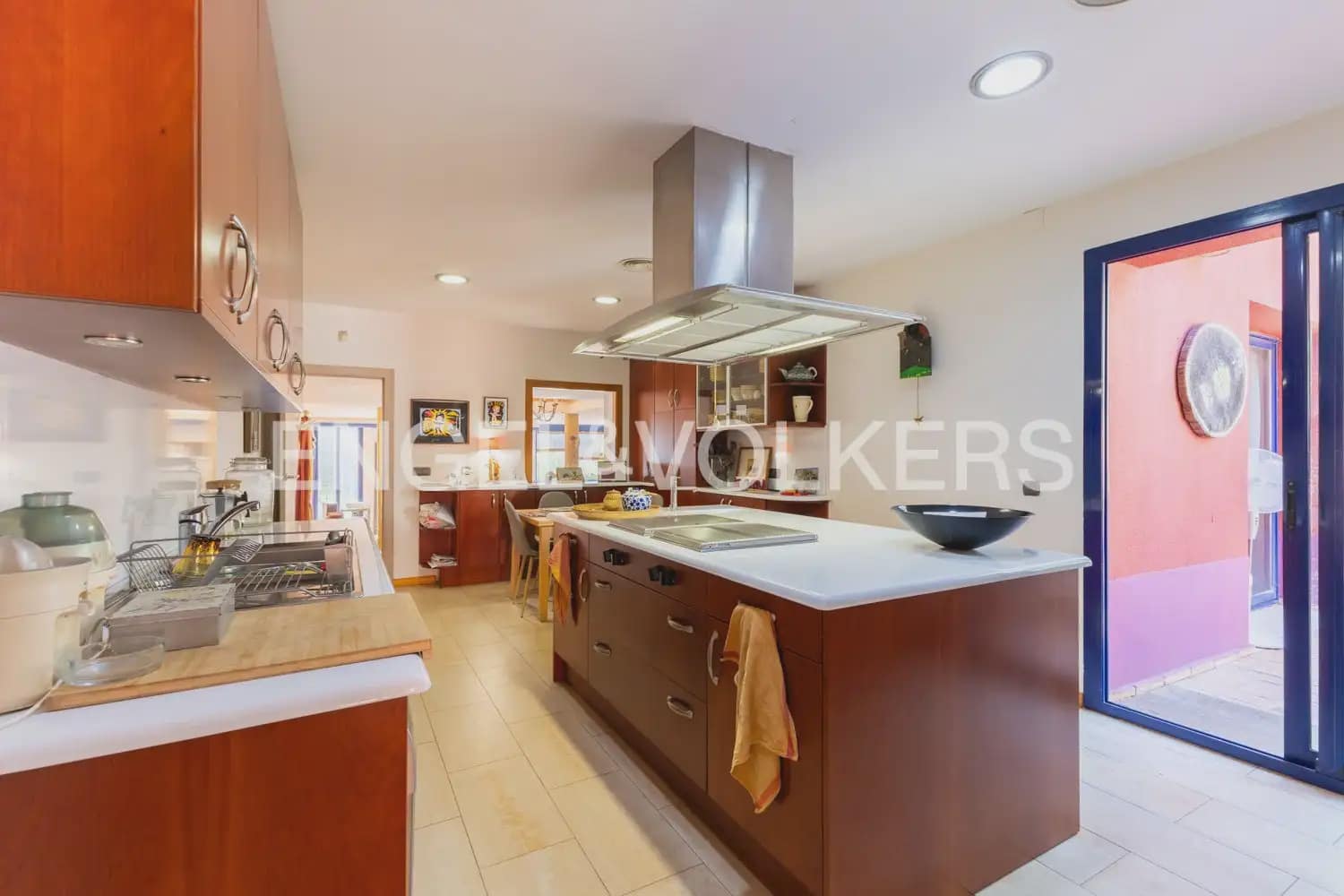 10 chambre Entreprise à vendre à Gilet avec piscine - 1 750 000 € (Ref: 10034372)