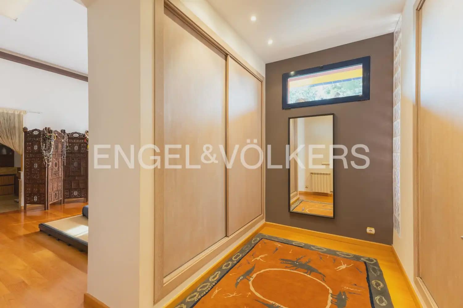 10 chambre Entreprise à vendre à Gilet avec piscine - 1 750 000 € (Ref: 10034372)