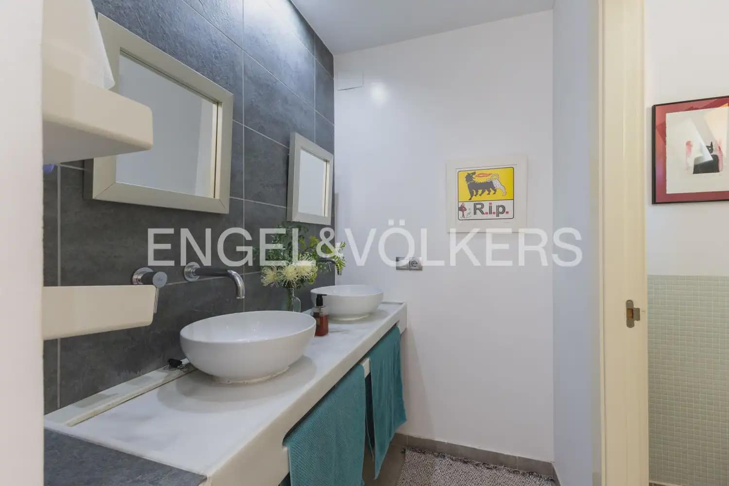 10 chambre Entreprise à vendre à Gilet avec piscine - 1 750 000 € (Ref: 10034372)