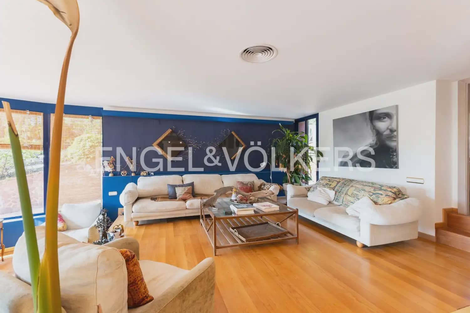 10 chambre Entreprise à vendre à Gilet avec piscine - 1 750 000 € (Ref: 10034372)