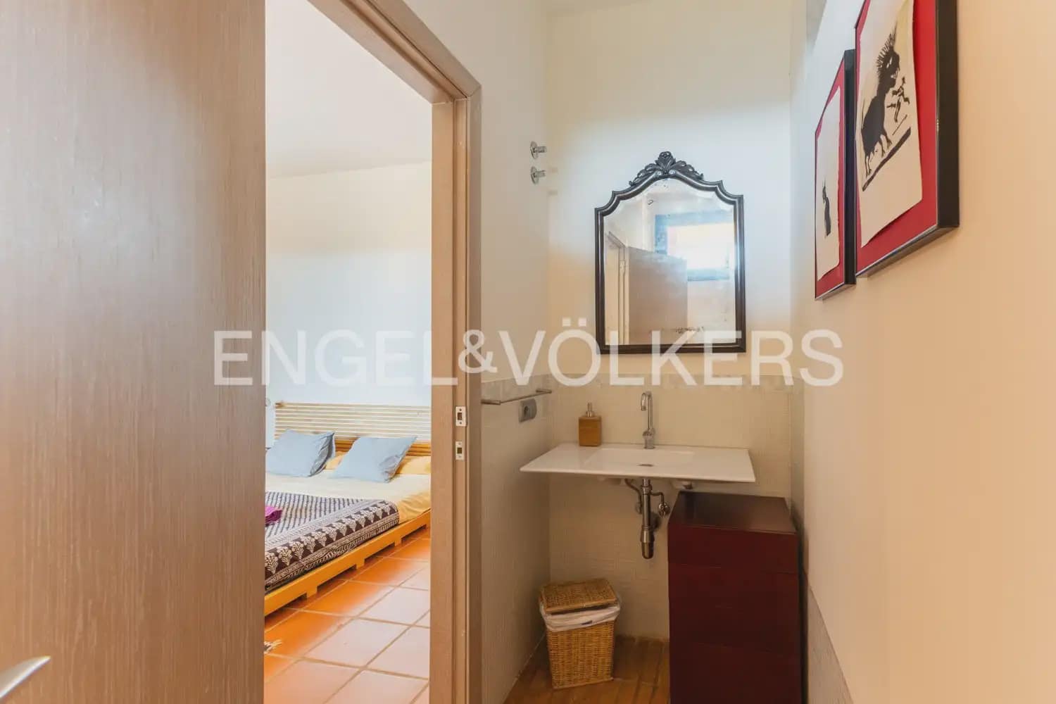 10 chambre Entreprise à vendre à Gilet avec piscine - 1 750 000 € (Ref: 10034372)