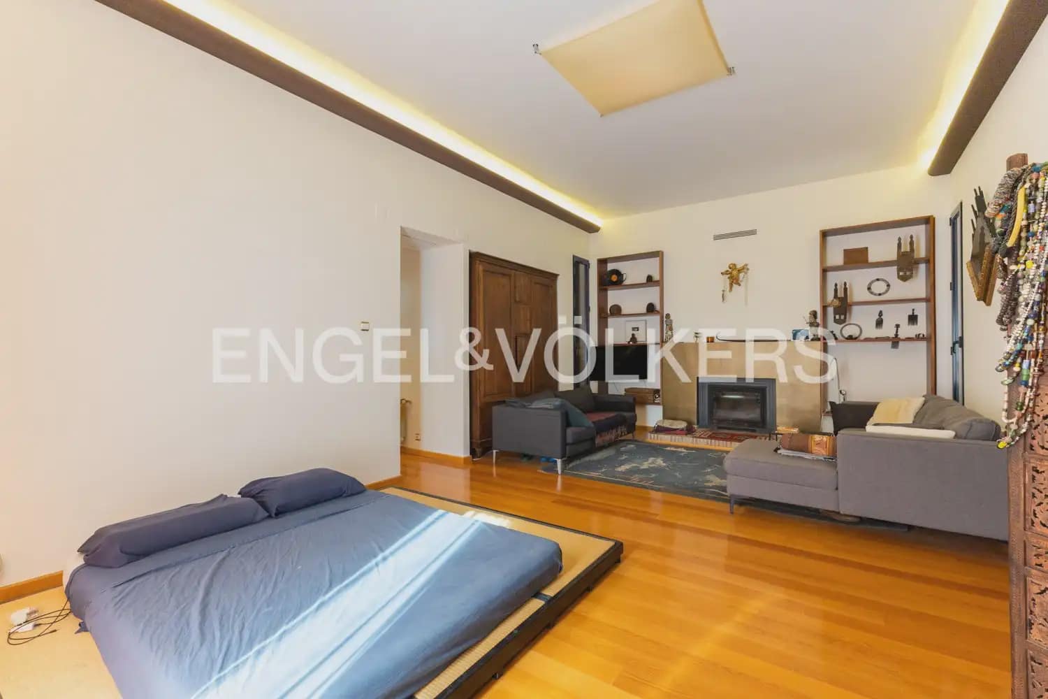 10 chambre Entreprise à vendre à Gilet avec piscine - 1 750 000 € (Ref: 10034372)