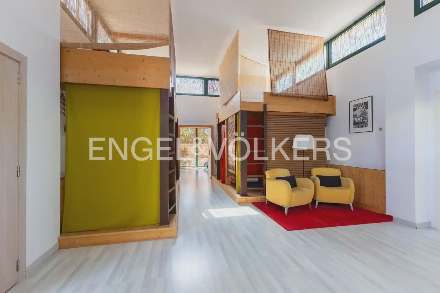 10 chambre Entreprise à vendre à Gilet avec piscine - 1 750 000 € (Ref: 10034372)