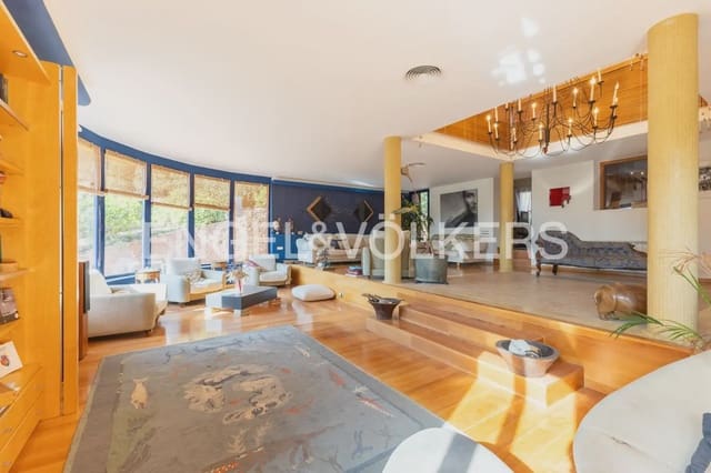 10 chambre Entreprise à vendre à Gilet avec piscine - 1 750 000 € (Ref: 10034372)