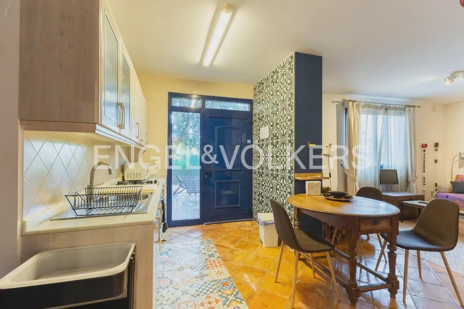 10 chambre Entreprise à vendre à Gilet avec piscine - 1 750 000 € (Ref: 10034372)
