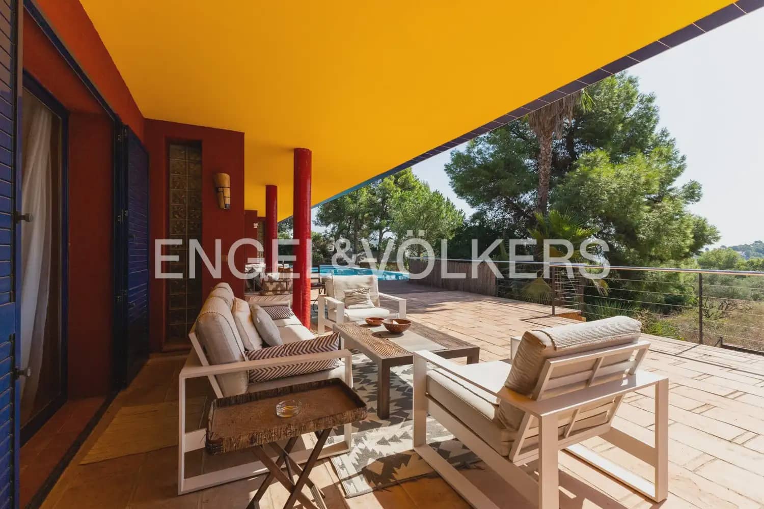 10 chambre Entreprise à vendre à Gilet avec piscine - 1 750 000 € (Ref: 10034372)