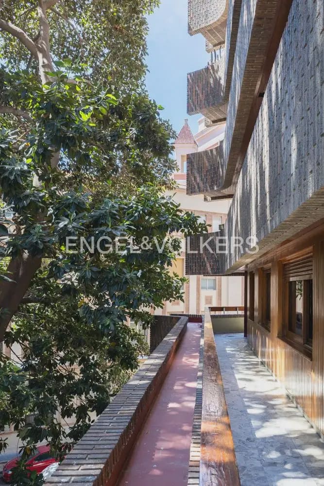 4 quarto Apartamento para arrendar em Valencia cidade com garagem - 3 500 € (Ref: 10034449)