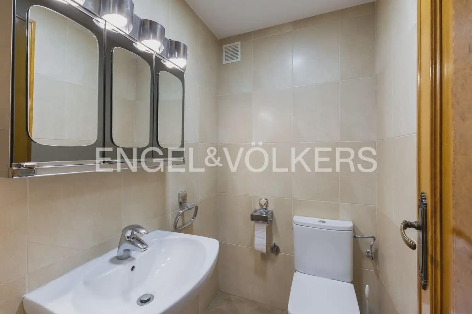 4 quarto Apartamento para arrendar em Valencia cidade com garagem - 3 500 € (Ref: 10034449)