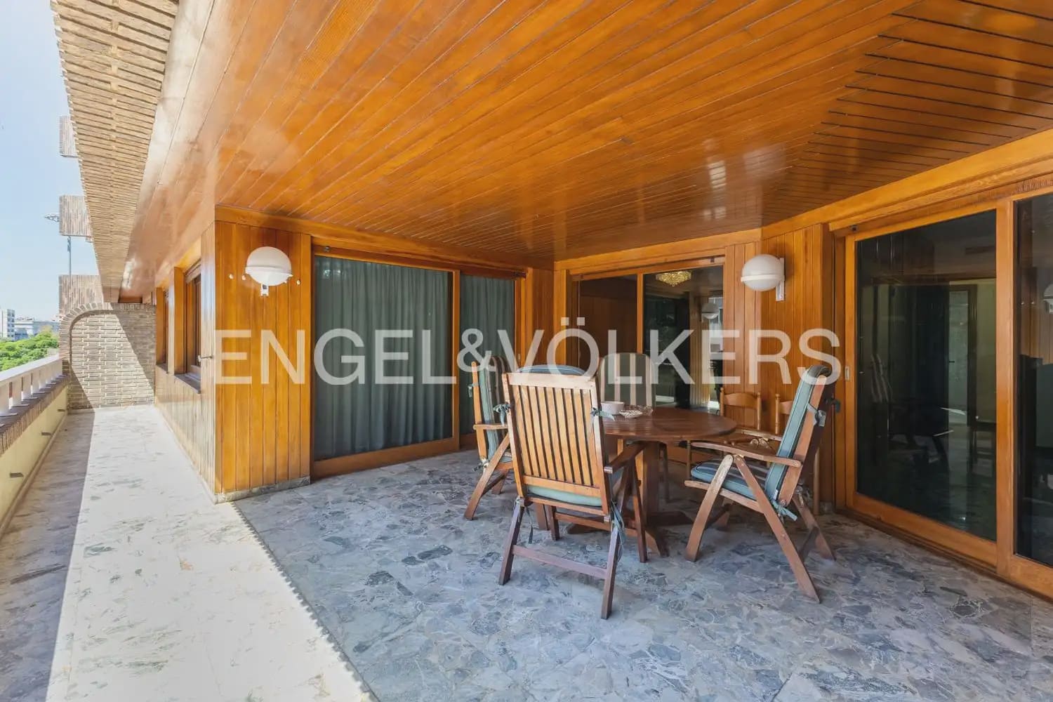4 quarto Apartamento para arrendar em Valencia cidade com garagem - 3 500 € (Ref: 10034449)