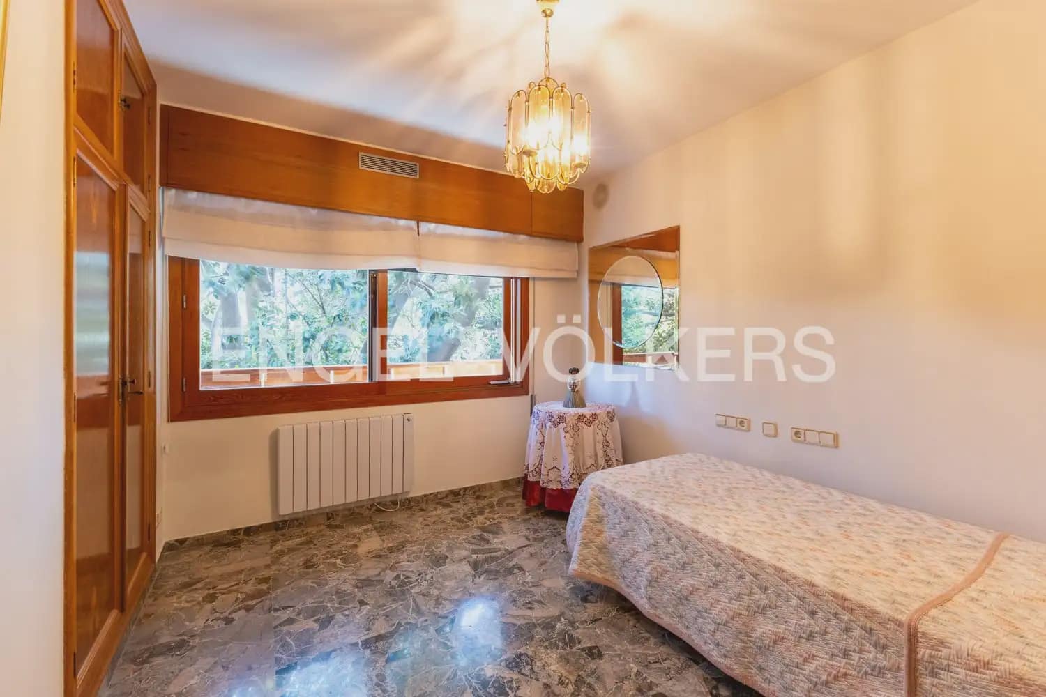 4 quarto Apartamento para arrendar em Valencia cidade com garagem - 3 500 € (Ref: 10034449)