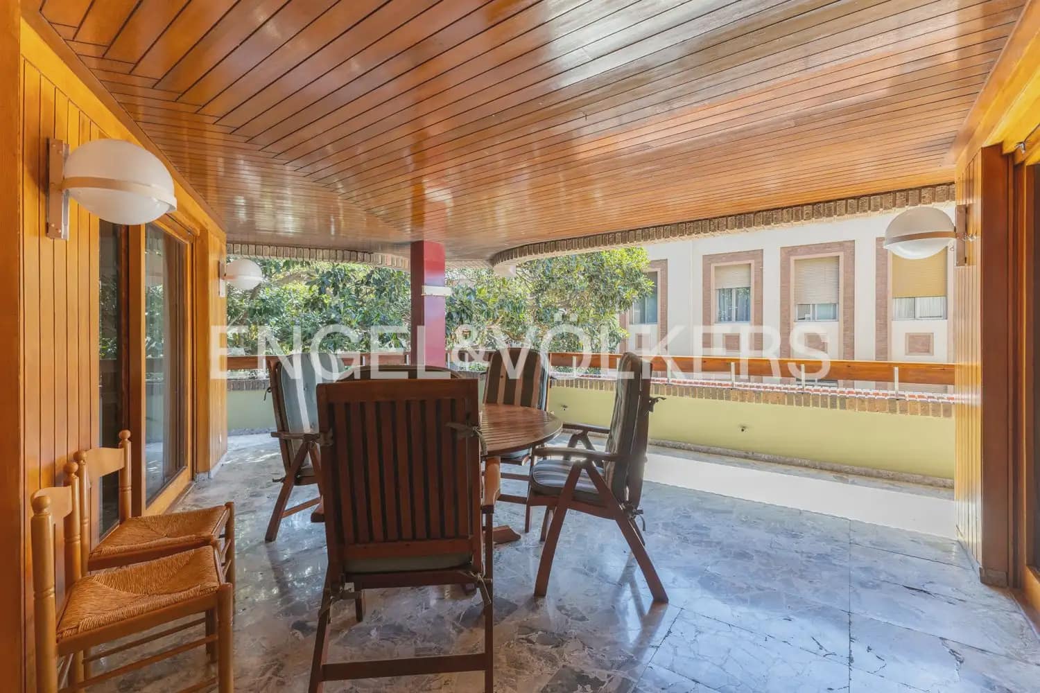 4 quarto Apartamento para arrendar em Valencia cidade com garagem - 3 500 € (Ref: 10034449)