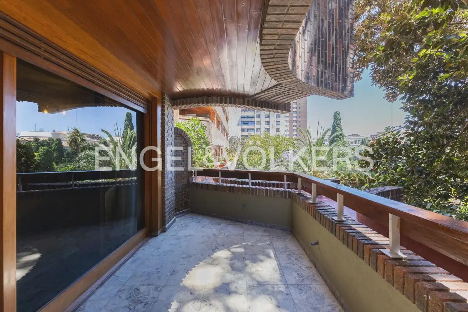 4 quarto Apartamento para arrendar em Valencia cidade com garagem - 3 500 € (Ref: 10034449)