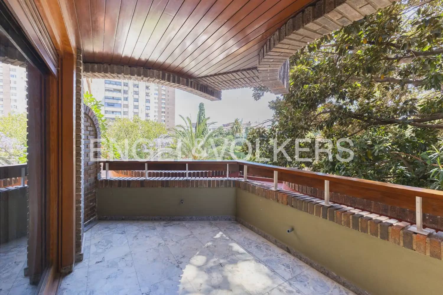 4 quarto Apartamento para arrendar em Valencia cidade com garagem - 3 500 € (Ref: 10034449)