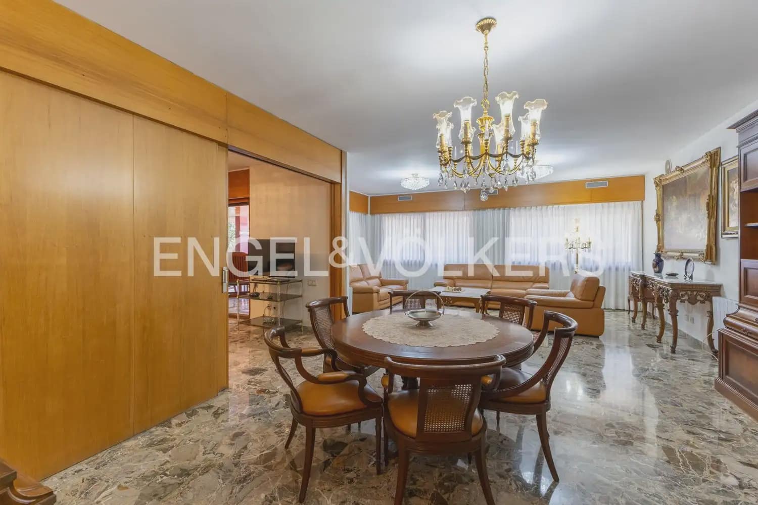 4 quarto Apartamento para arrendar em Valencia cidade com garagem - 3 500 € (Ref: 10034449)