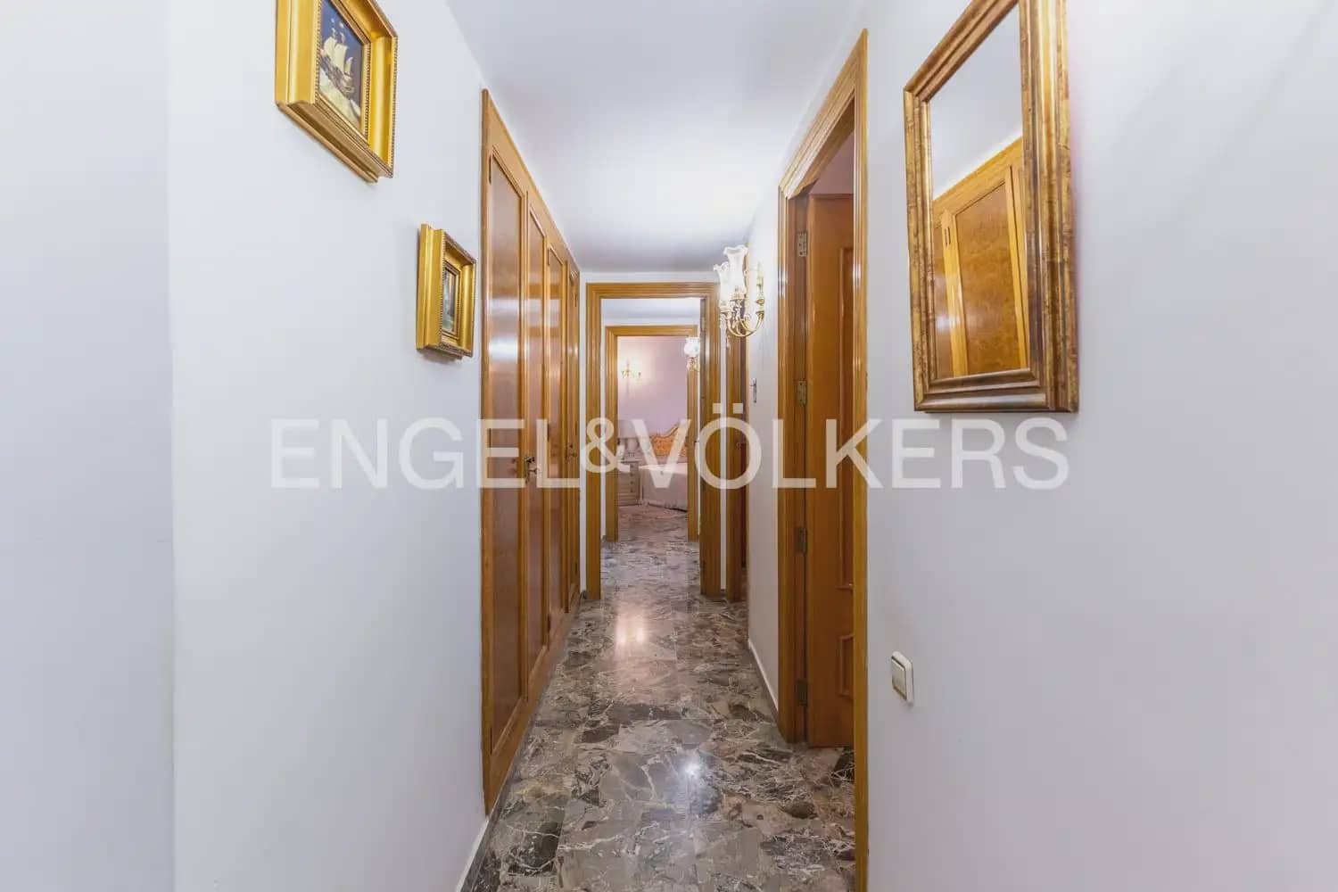 4 quarto Apartamento para arrendar em Valencia cidade com garagem - 3 500 € (Ref: 10034449)