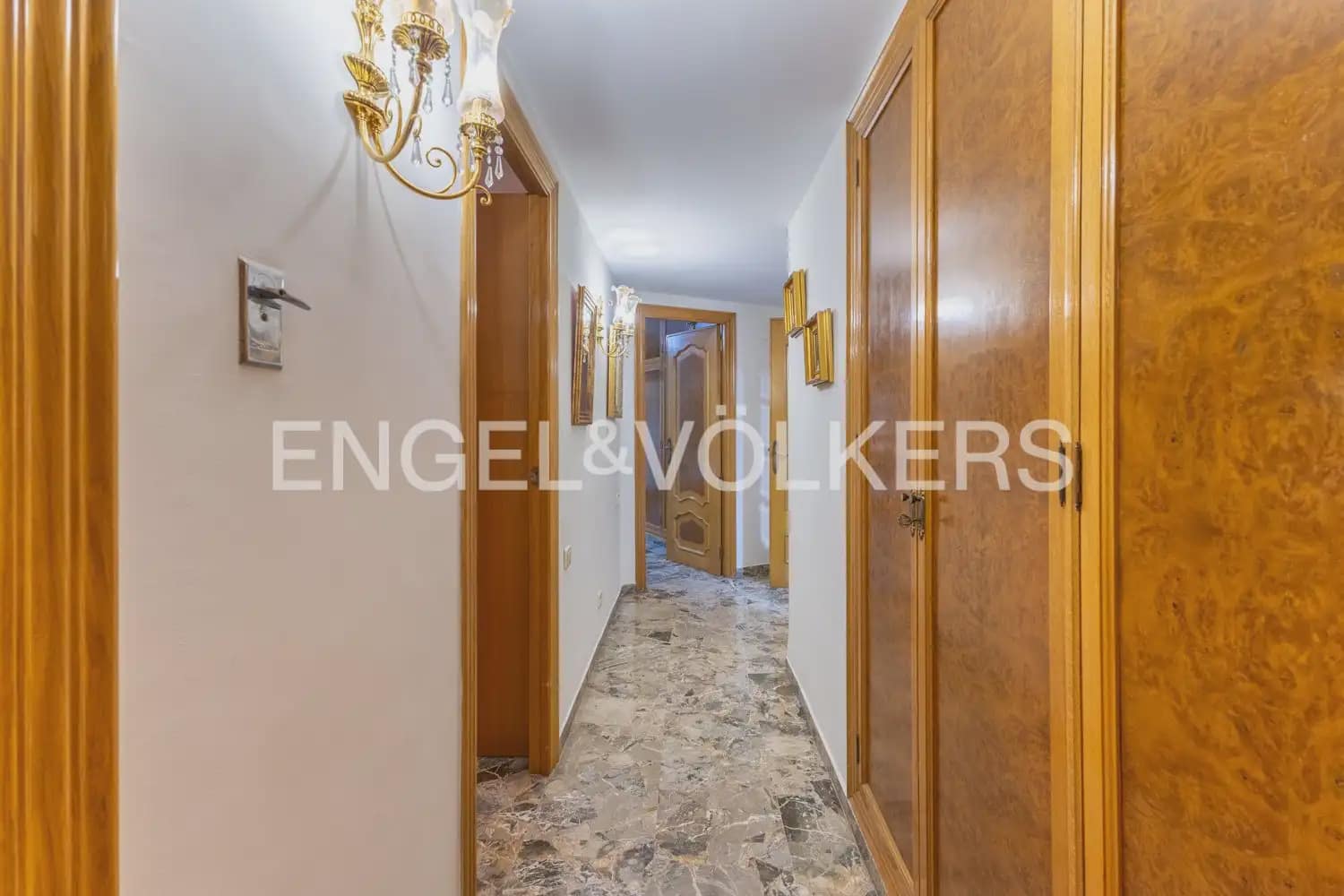 4 quarto Apartamento para arrendar em Valencia cidade com garagem - 3 500 € (Ref: 10034449)