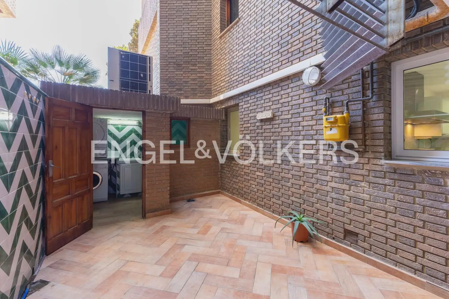 4 quarto Apartamento para arrendar em Valencia cidade com garagem - 3 500 € (Ref: 10034449)