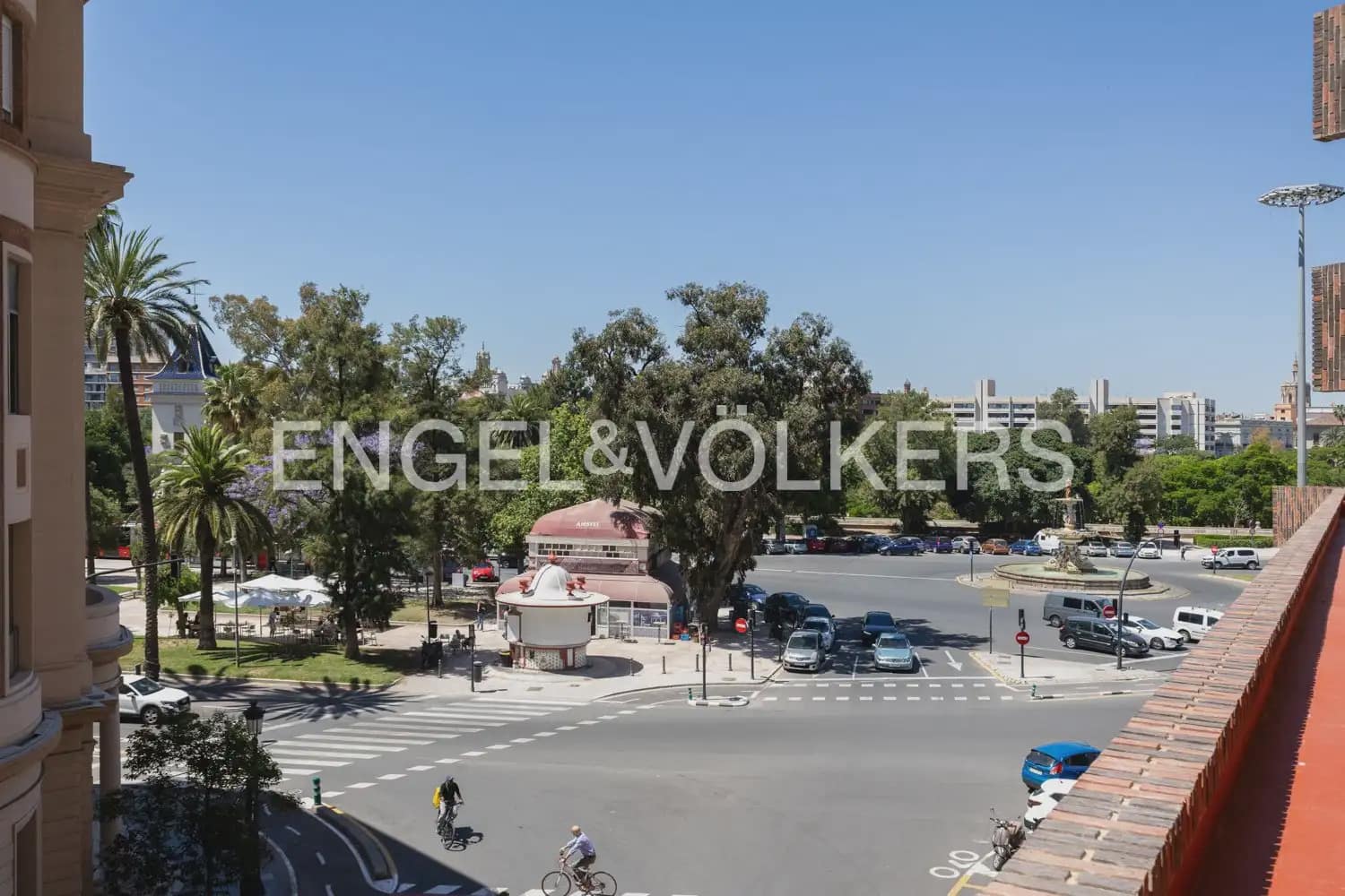 4 quarto Apartamento para arrendar em Valencia cidade com garagem - 3 500 € (Ref: 10034449)