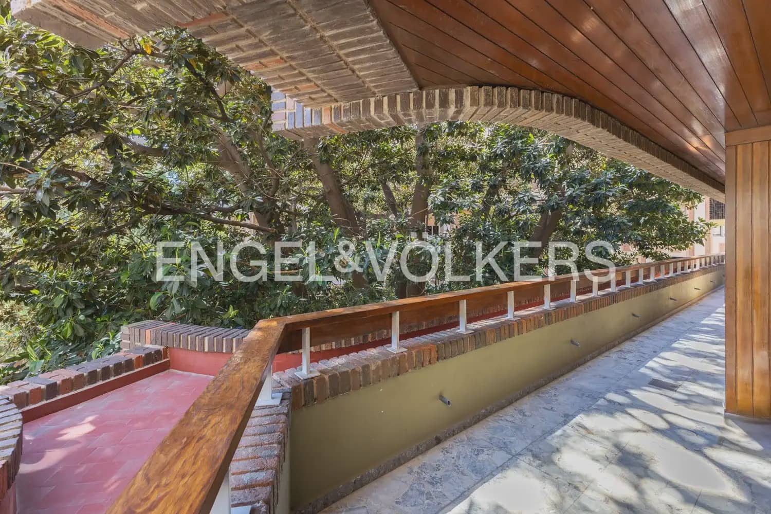 4 quarto Apartamento para arrendar em Valencia cidade com garagem - 3 500 € (Ref: 10034449)