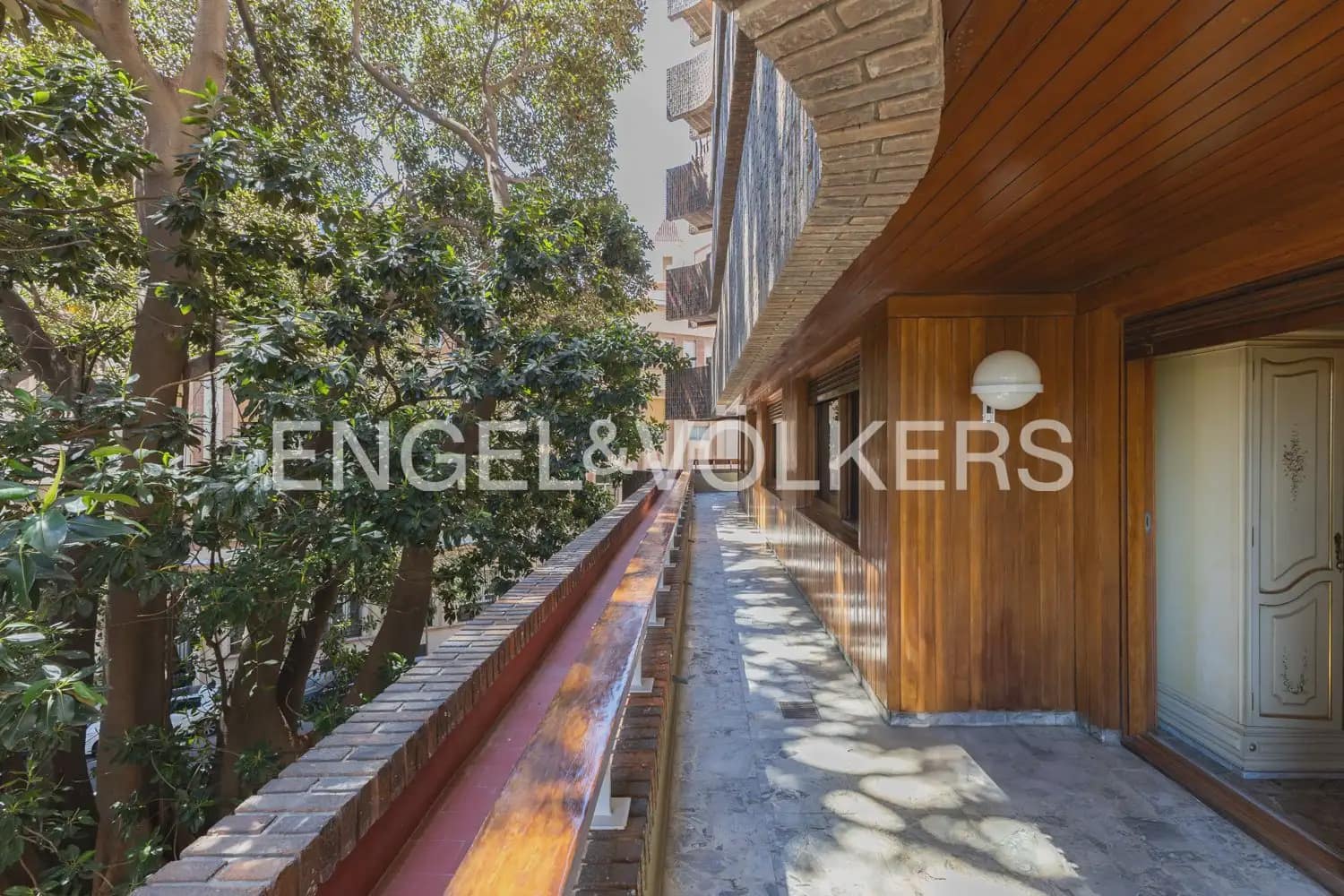 4 quarto Apartamento para arrendar em Valencia cidade com garagem - 3 500 € (Ref: 10034449)