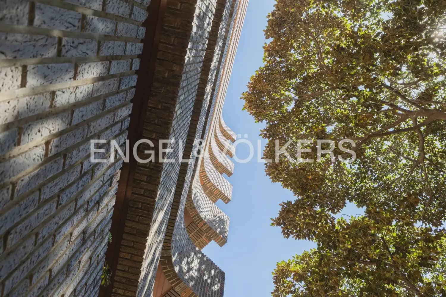 4 quarto Apartamento para arrendar em Valencia cidade com garagem - 3 500 € (Ref: 10034449)