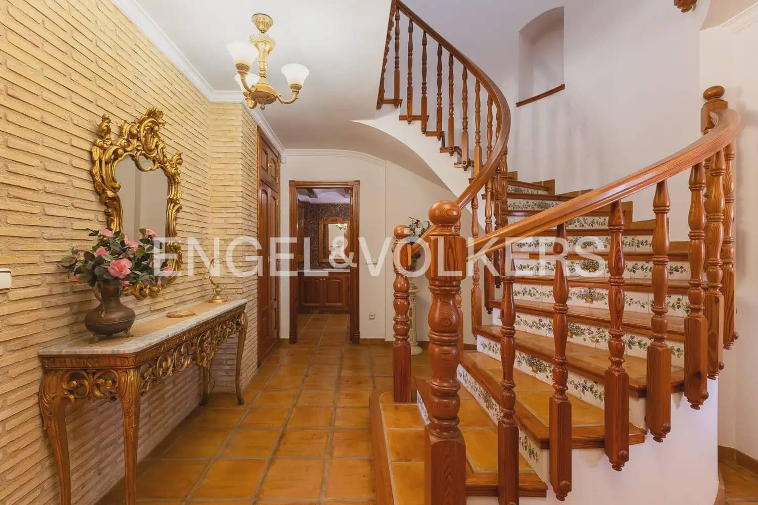 5 sypialnia Willa na sprzedaż w Favara z basenem garażem - 770 000 € (Ref: 10034587)
