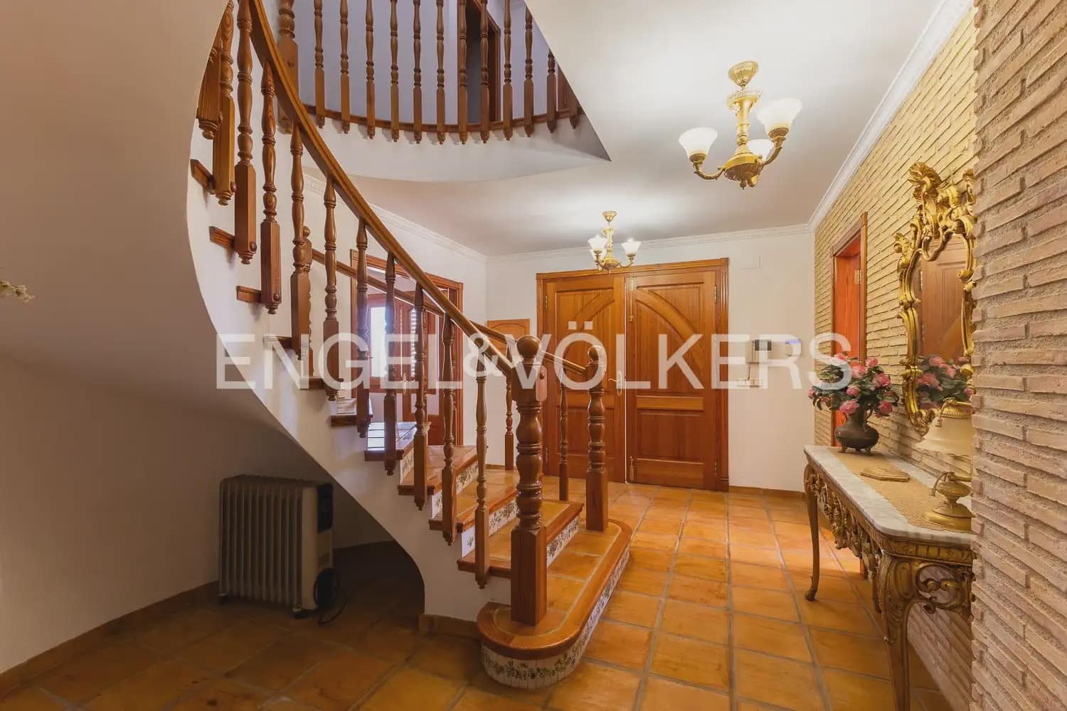 5 sypialnia Willa na sprzedaż w Favara z basenem garażem - 770 000 € (Ref: 10034587)