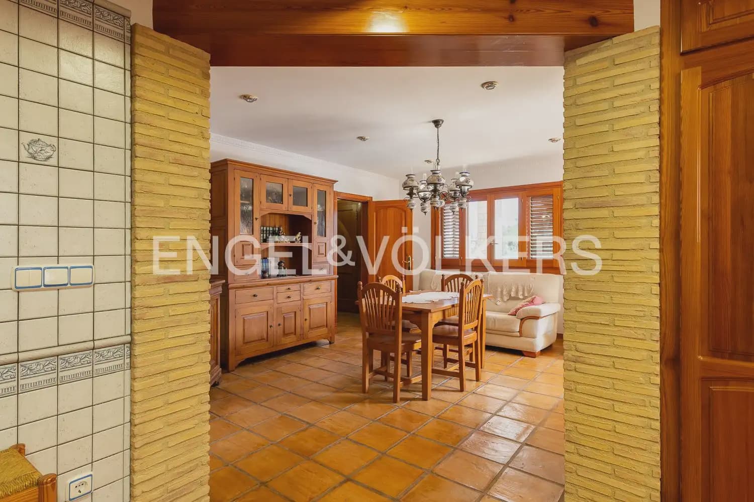 5 sypialnia Willa na sprzedaż w Favara z basenem garażem - 770 000 € (Ref: 10034587)