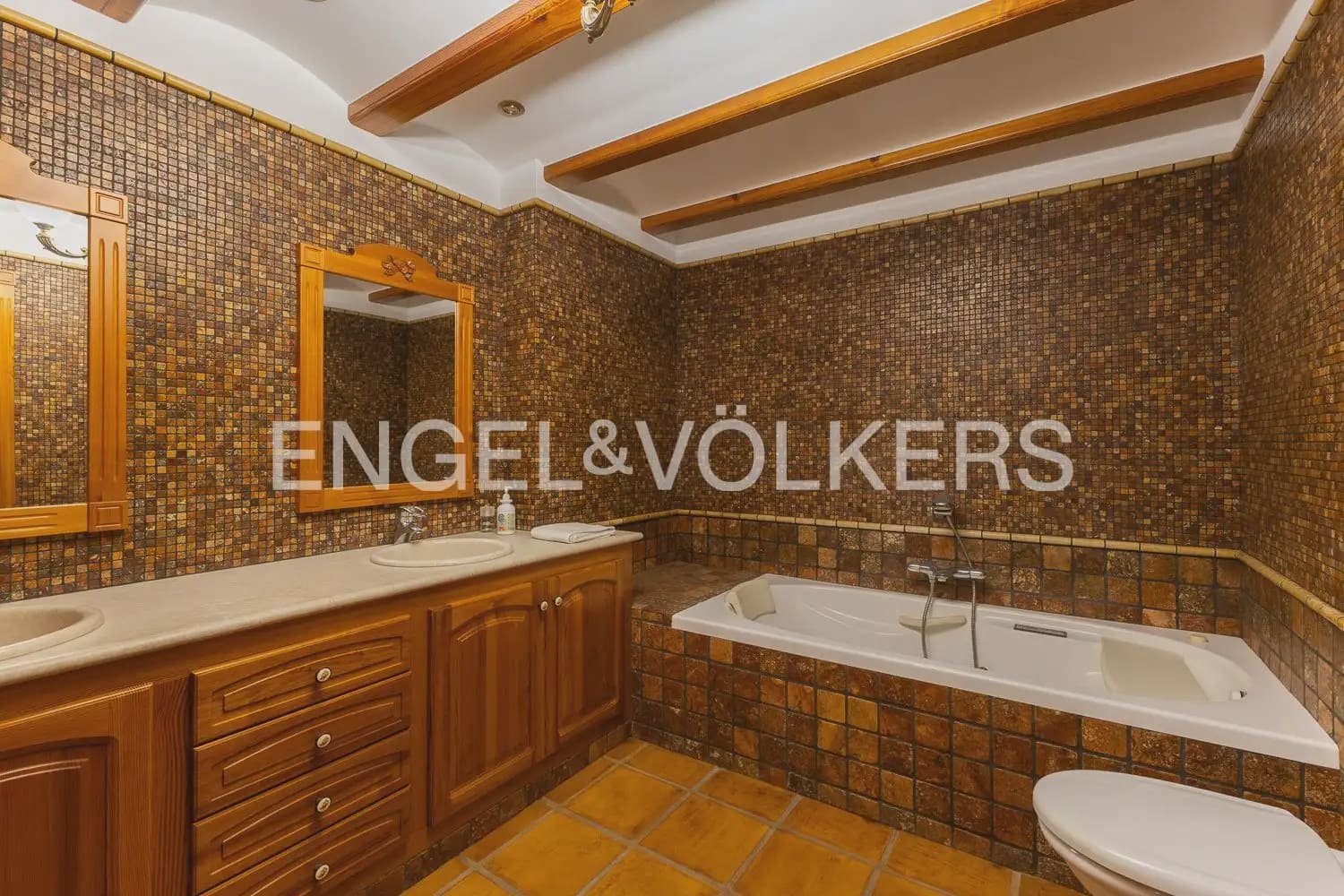 5 sypialnia Willa na sprzedaż w Favara z basenem garażem - 770 000 € (Ref: 10034587)