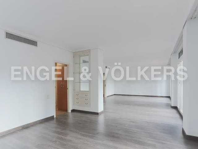 3 slaapkamer Flat te huur in El Pla del Remei, Valencia stad met garage - € 2.800 (Ref: 10035675)