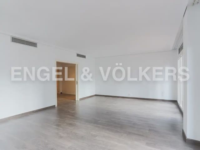 3 slaapkamer Flat te huur in El Pla del Remei, Valencia stad met garage - € 2.800 (Ref: 10035675)