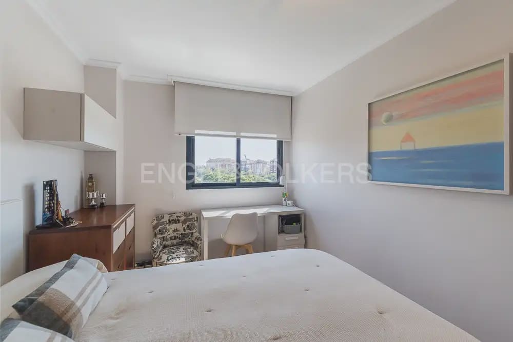 Piso de 4 habitaciones en València ciudad en alquiler con garaje - 2.500 € (Ref: 10035676)