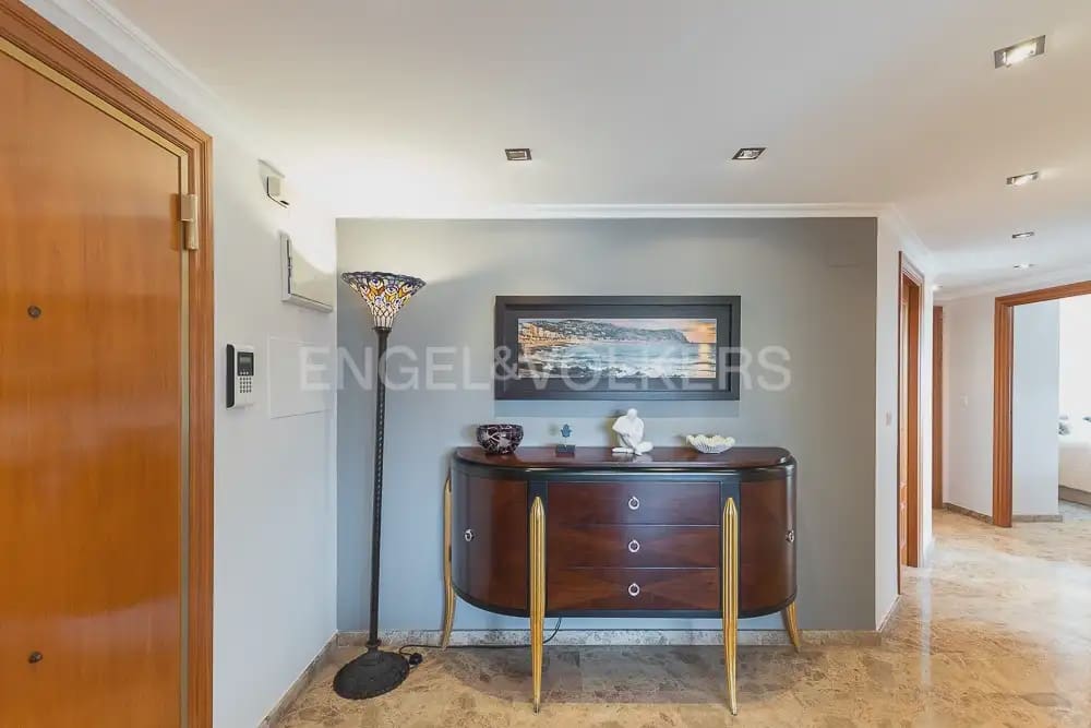 Piso de 4 habitaciones en València ciudad en alquiler con garaje - 2.500 € (Ref: 10035676)