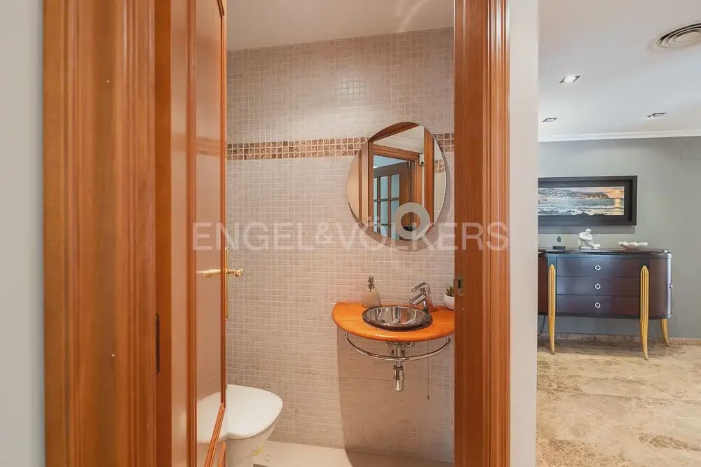 Piso de 4 habitaciones en València ciudad en alquiler con garaje - 2.500 € (Ref: 10035676)