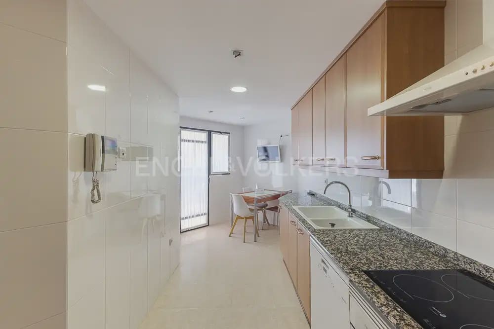 Piso de 4 habitaciones en València ciudad en alquiler con garaje - 2.500 € (Ref: 10035676)