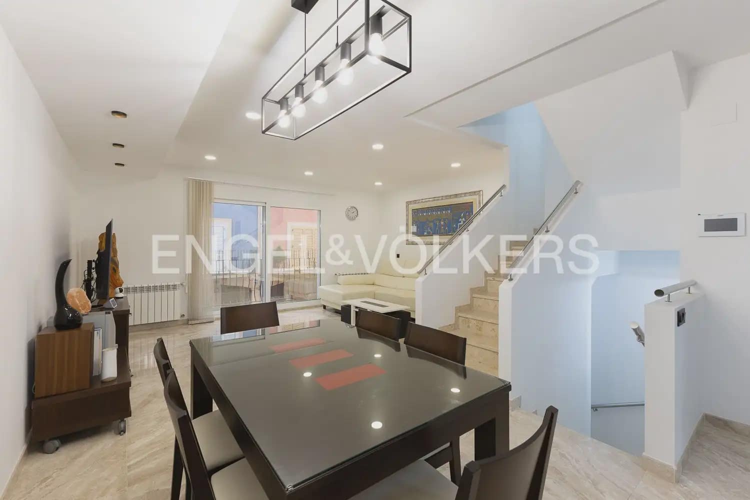 4 bedroom Townhouse for sale in Benifaio with garage - € 385,000 (Ref: 10035680)
